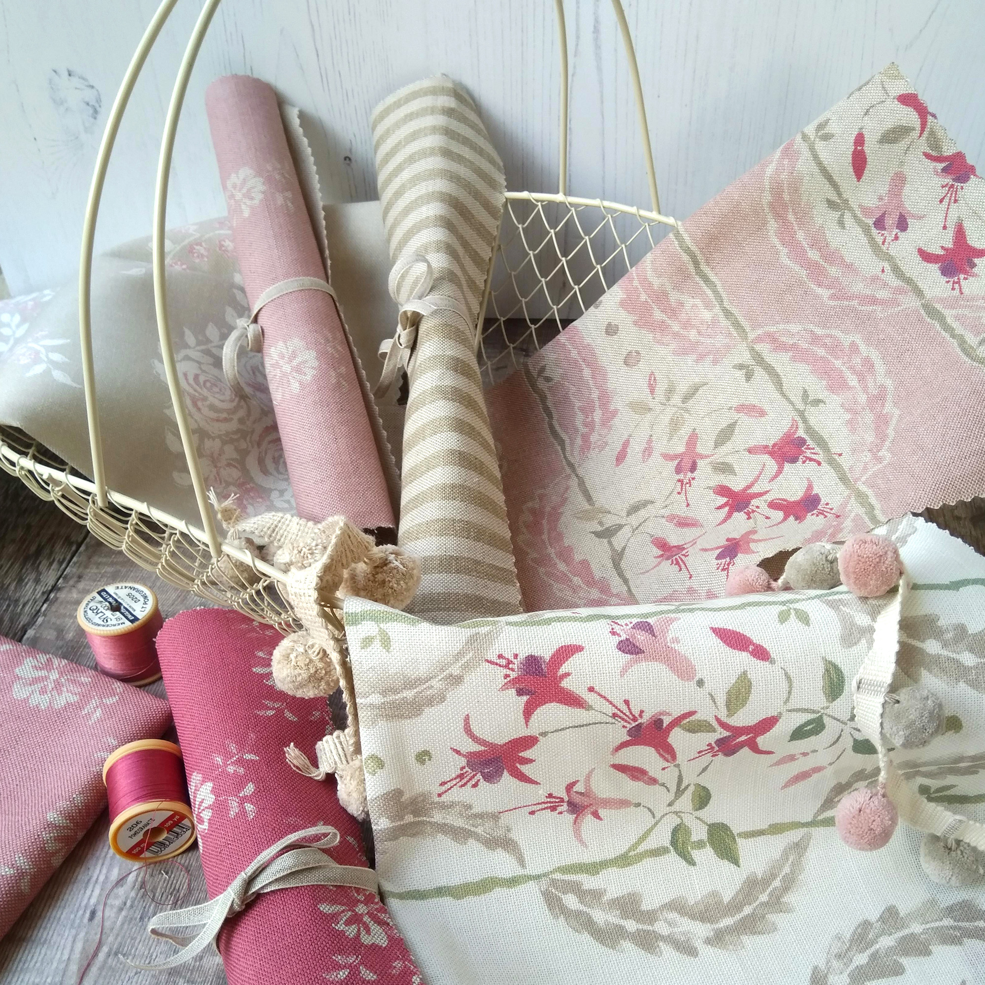 Fuchsia Trail - Heather Pink fabric